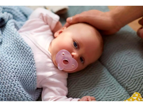 Imagen 7 de 10 de Chupete Philips Avent Soothie Rosa/lila Scf099/22 0-6m X2