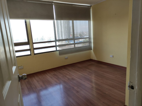 Se Arrienda Espacioso Departamento En Excelente Ubicación