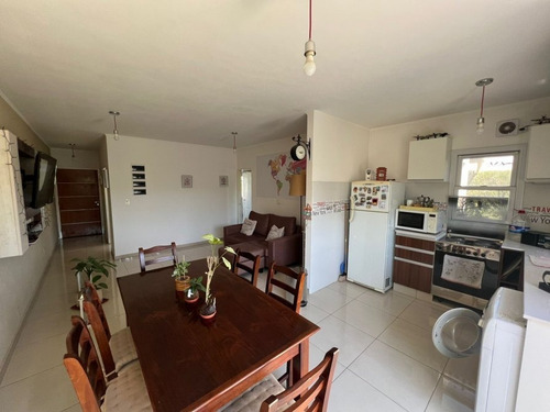 Imagen 6 de 18 de Hermosa Casa 4 Ambientes En Barrio Los Robles