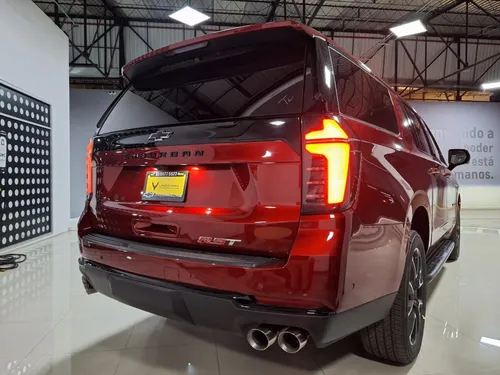 Chevrolet Suburban 5.3 V8 RST At