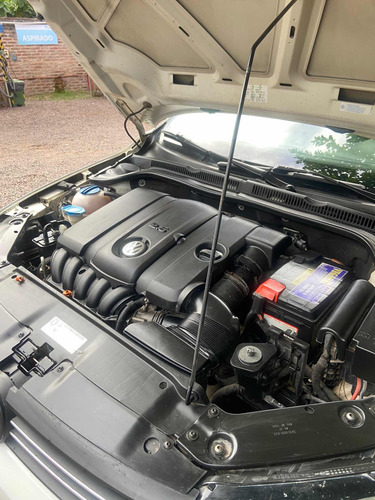 Volkswagen Vento 2.5 Luxury 170cv