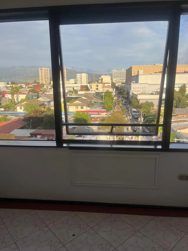 Oficina En Edificio Central Excelente Conectividad
