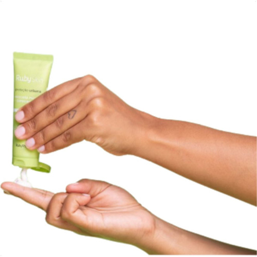 Imagem 6 de 10 de Kit Sabonete Gel + Máscara Esfoliante + Sérum Facial