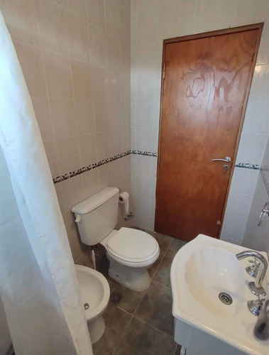 Casa De 5 Ambientes Más 2 Cocheras
