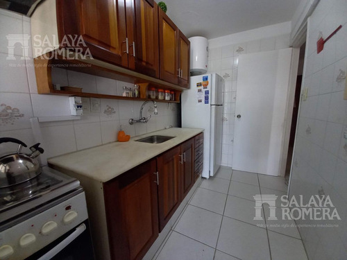 Venta - Punta Del Este, Parrillero En Balcón, Bajos Gastos
