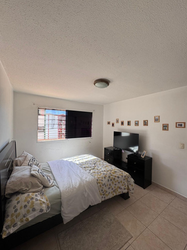 Apartamento De 2 Habitaciones, Resd. Monte Río, La Hechícera, Mérida