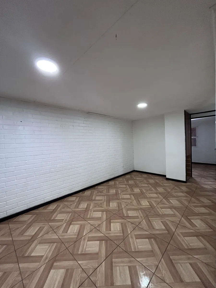 Imagen 2 de 5 de Las Brisas - Isabel Riquelme - Ruta 78.