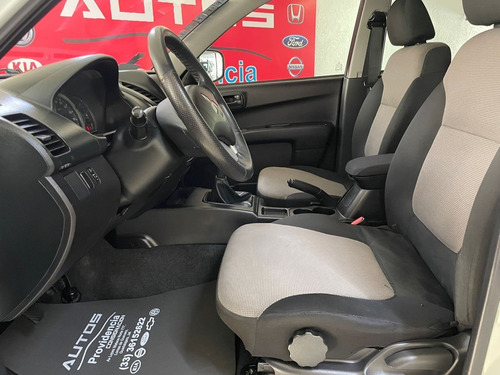 Imagen 10 de 15 de Mitsubishi L200 2.4 Mt 2015