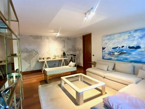 Amplio Dúplex Con Jardín En Venta 5 Dorm. En La Dehesa