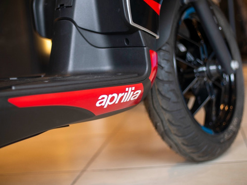 Imagen 21 de 24 de Scooter Aprilia Sr 160 Gris - Financiamiento En Cuotas