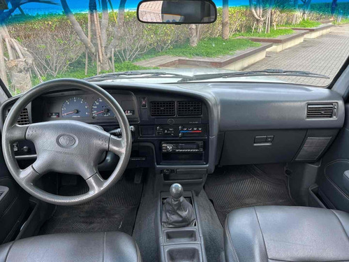 Toyota Hilux 3.0 SRV 4X2 CD 8V DIESEL 4P MANUAL