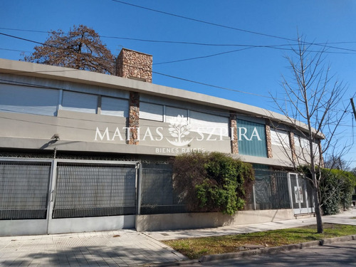 Casa En Venta 5 Ambientes Castelar Norte