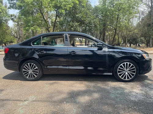 Volkswagen Jetta 2.5 Sport Tiptronic At