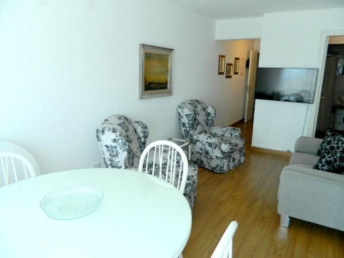 Apartamento En Venta De 2 Dormitorios En Peninsula