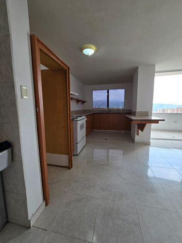 Lorena Inojosa Vende A Precio De Opor. Apartamento Bosque
