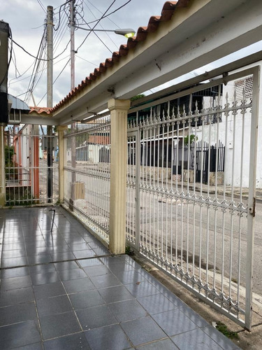 Imagen 9 de 13 de En Venta Dos Casas Construidas En 350 Metros De Terreno Con Tenencia Privada
