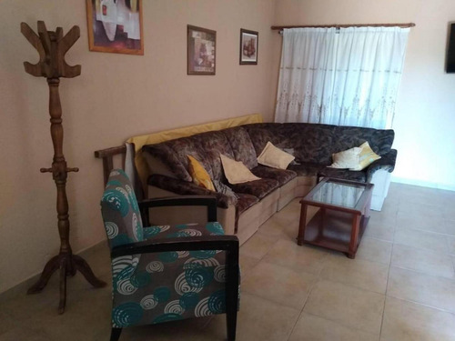 Casa En Venta - 4 Dormitorios 3 Baños - Villa Carlos Paz