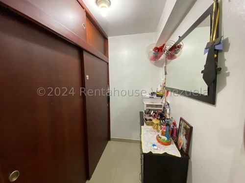 Sorangel Vargas Vende Bello Apartamento Con Piscina, Urbanismo Privado, Piso Bajo. Metropolitano Javier Zona Oeste Barquisimeto