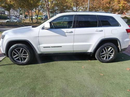 Jeep Grand Cherokee Laredo 4X2 3.6L