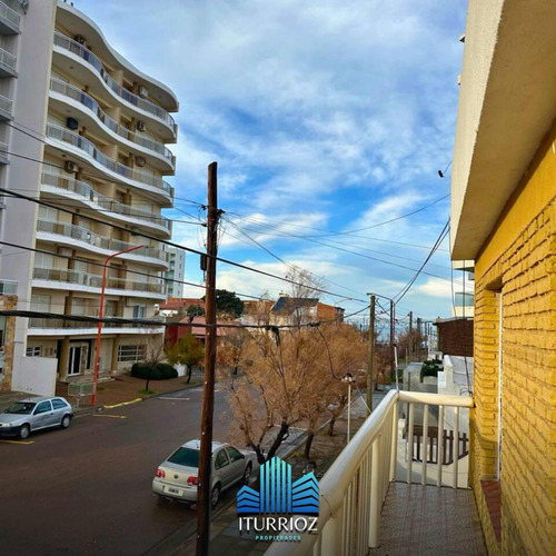 Vendo Complejo De 6 Departamentos A 100m Del Mar