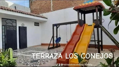 Terraza Con Alberca. .