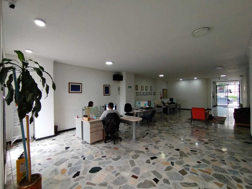 Imagen 5 de 19 de Local En Venta Av. 30 De Agosto 4850568