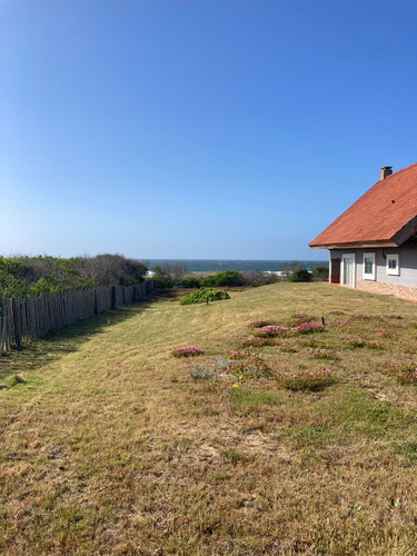 Casa En Venta Primera Línea Frente Al Mar Las Garzas Permuta