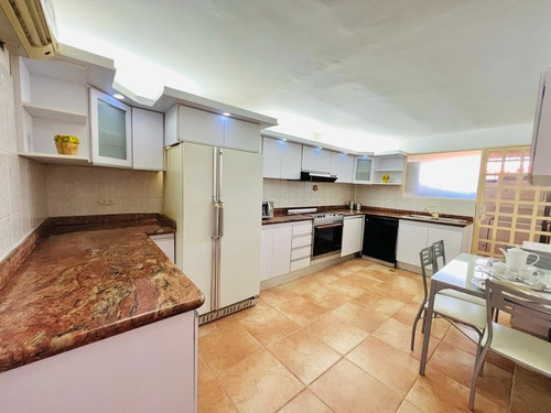Imagen 9 de 25 de Casa Amplia Ubicada En Urbanización Los Olivos, Puerto Ordaz