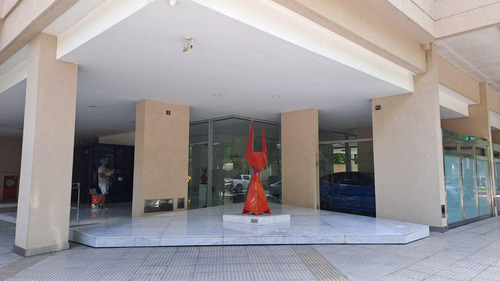Departamento De Tres Ambientes En Pasaje Del Golf, Belgrano.