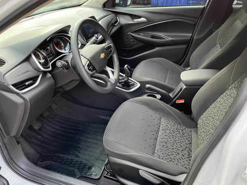 Imagen 9 de 23 de Chevrolet Onix 2020 1.2 Lt Tech Onstar