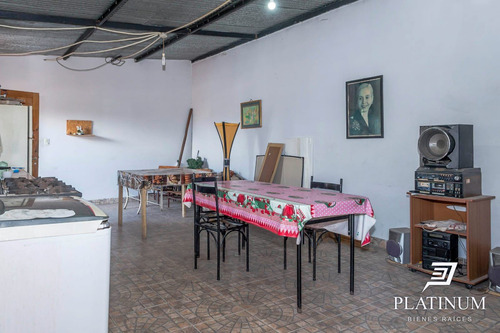 Casa En Venta De 7 Dormitorios C/ Cochera En Limache