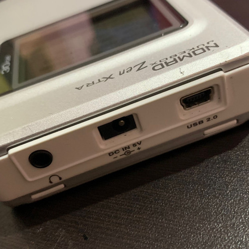 Creative Zen Xtra Modificado Con Sd De 64gb. El Ipod Killer Plateado (Usado)
