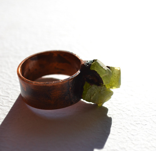 Imagen 5 de 7 de Anillo Piedra Preciosa Peridoto Y Cobre, Joyas De Autor