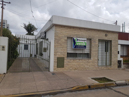 Casa En Venta En Berazategui Centro