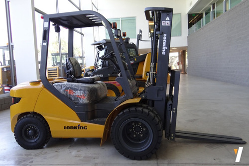 Imagen 3 de 8 de Autoelevador Lonking Lg30dt Triple Torre 4,5m Levante 3tn