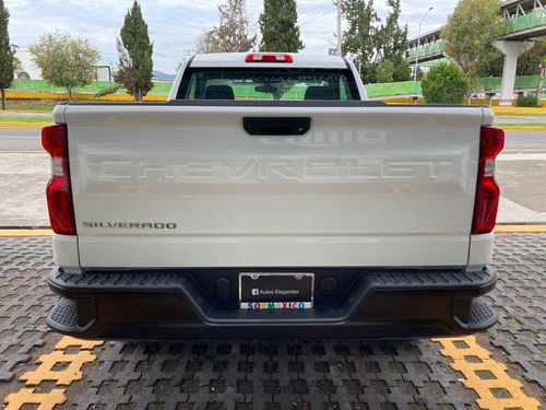 Imagen 7 de 12 de Chevrolet Silverado Reg Cab 2020
