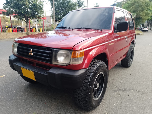 Mitsubishi Montero 2.4 V11