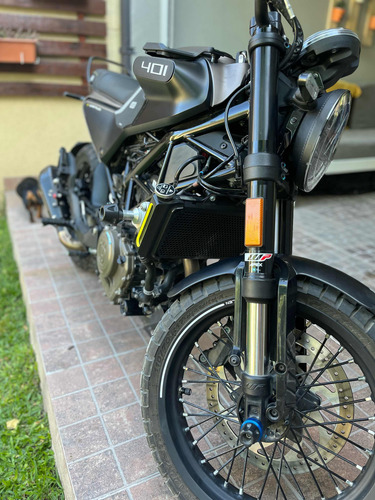 Husqvarna Svartpilen 401 2023 1500km