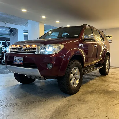 Toyota Fortuner 2011 Roja *hd*