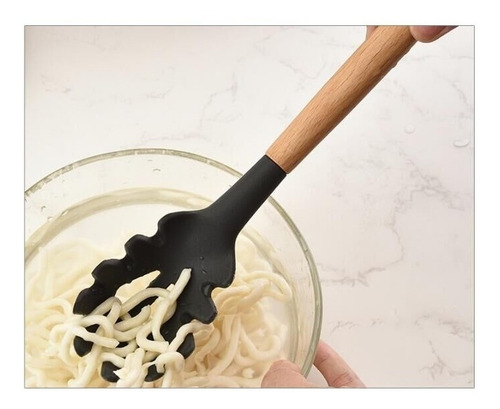 Imagen 5 de 7 de Utensilios Cocina Batidor Mango Madera Punta Silicona Set 9.
