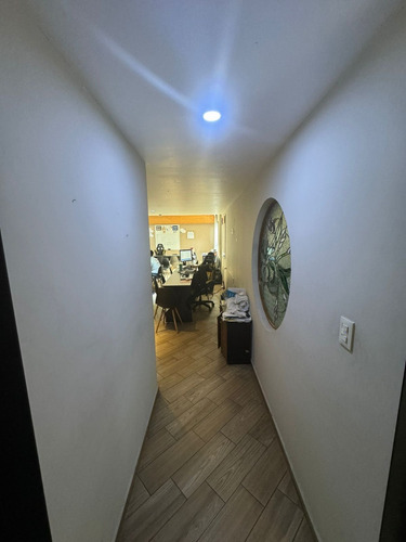 Casa En Venta Uso Habitacional Con Uso De Suelo Comercial, Oficinas Y Consultorios. Recien Remodelada Y Ampliada En Esquina Sobre Gustavo Baz
