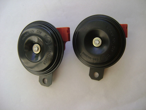 Imagen 3 de 3 de Corneta Tipo Disco Toyota Negra ( Blister )