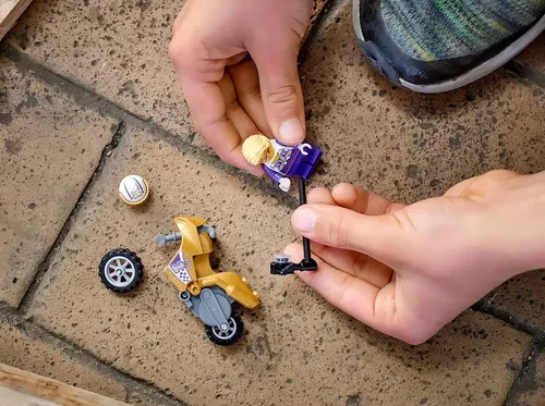 Brinquedo Lego 14 Pcs City Moto De Acrobacias Selfie 60309