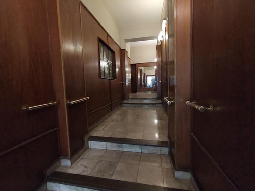 Imagen 13 de 16 de Departamento En Venta 4 Ambientes Con Dependencia Permuta