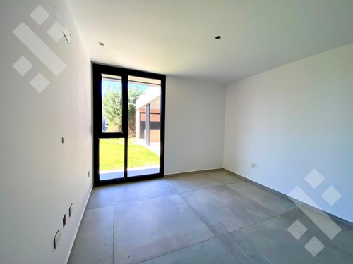 Venta Casa A Estrenar Con Pileta En Barrio Privado Sauces Del Limay, Neuquén