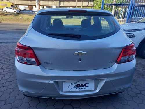 Imagem 5 de 8 de Chevrolet Onix 1.0 Mpfi Joy 8v Flex 4p Manual