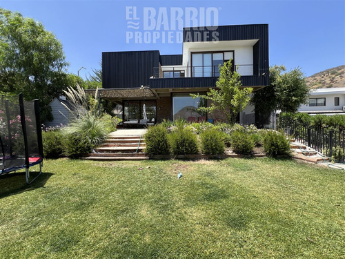 Casa En Venta De 4 Dorm. En Colina