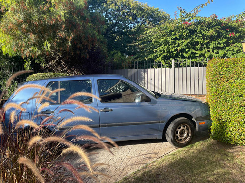 Volkswagen Golf 1.8