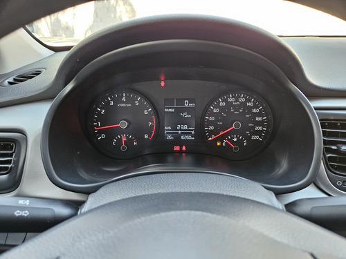 Kia Rio 1.6 Lx Sedan Mt