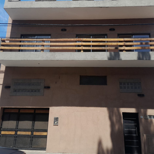 Casa En Venta Zona Word Villa Sarmiento Amplio Fondo, Pileta 8 X 4 Hermoso Barrio